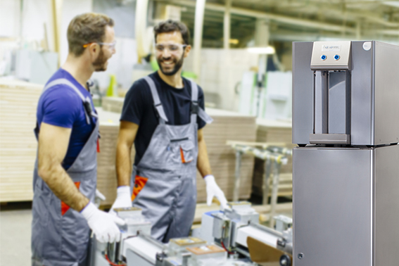 Produktionsstätte in der ein SCS-TEC, Aqua-Butler Proline Taster, Wasserspender steht