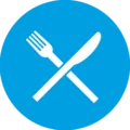 Gastronomie Ein Symbol mit Gabel und Messer gekreuzt, das für Gastronomie oder Restaurants steht. Jakob Wassertechnik bietet innovative Wasserspenderlösungen für Unternehmen, die auf Qualität und Nachhaltigkeit setzen.