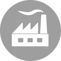 Icon, dass ein Industriegebäude mit einem großen Schornstein und einer Dampfwolke zeigt.