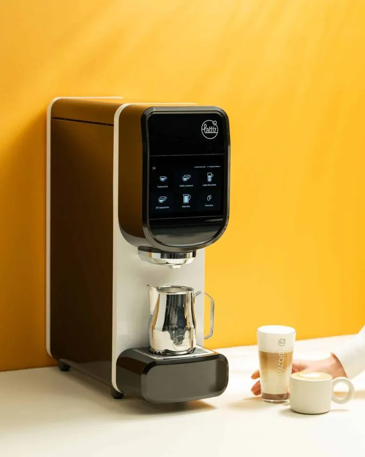 Lattiz Advance mit programmierbarem Touchscreen und Cappuccinos